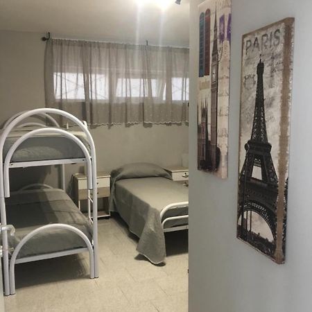 庞贝 Cheap Stop旅舍 外观 照片